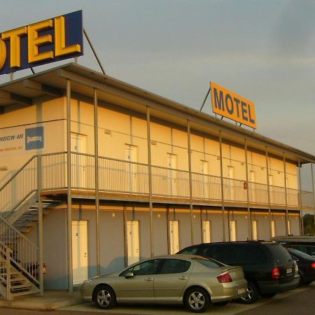 Tour-Motel Wilfersdorf  Ngoại thất bức ảnh
