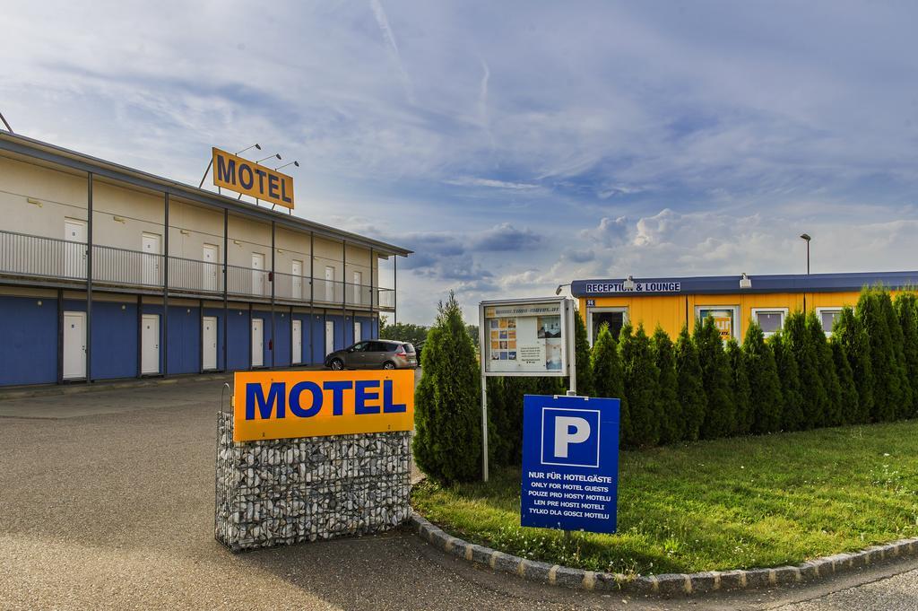 Tour-Motel Wilfersdorf  Ngoại thất bức ảnh